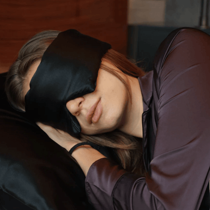 Máscara para dormir de seda Onyx™